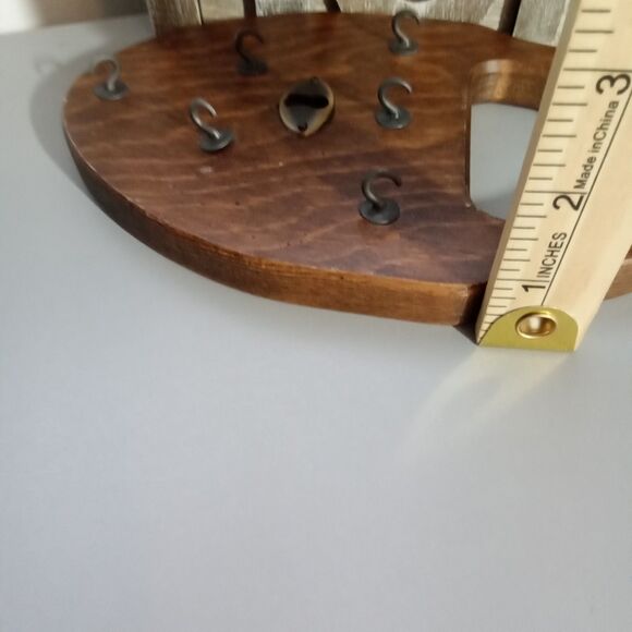 Three Mountaineers Key Holder Wooden - Picture 7 of 7